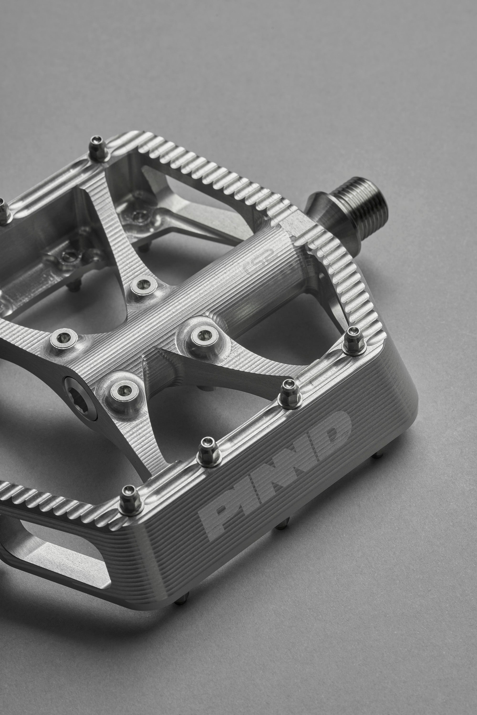 Carbon flat store pedals